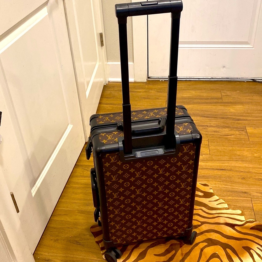 Carrion for travel brown color like new